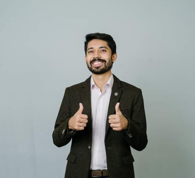 Ayman Sadiq